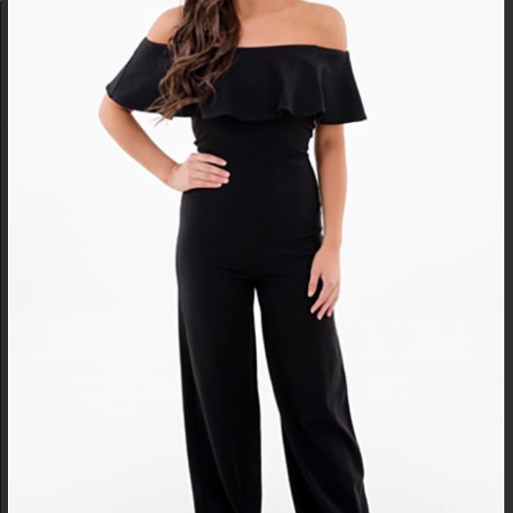 VGUC KARLIE Off the Shoulder Jumpsuit